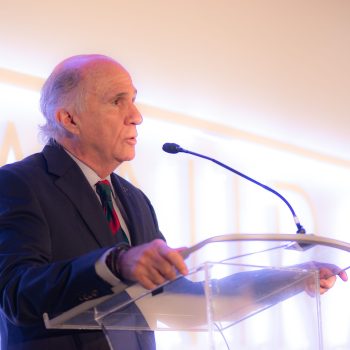 1. Francisco Mijares, Presidente del Premio al Mérito Restaurantero